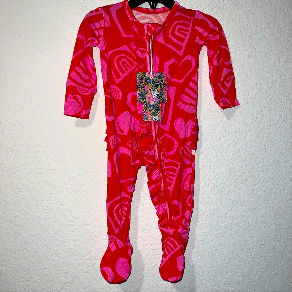 NWT Muse threads zippered one piece pajama footies